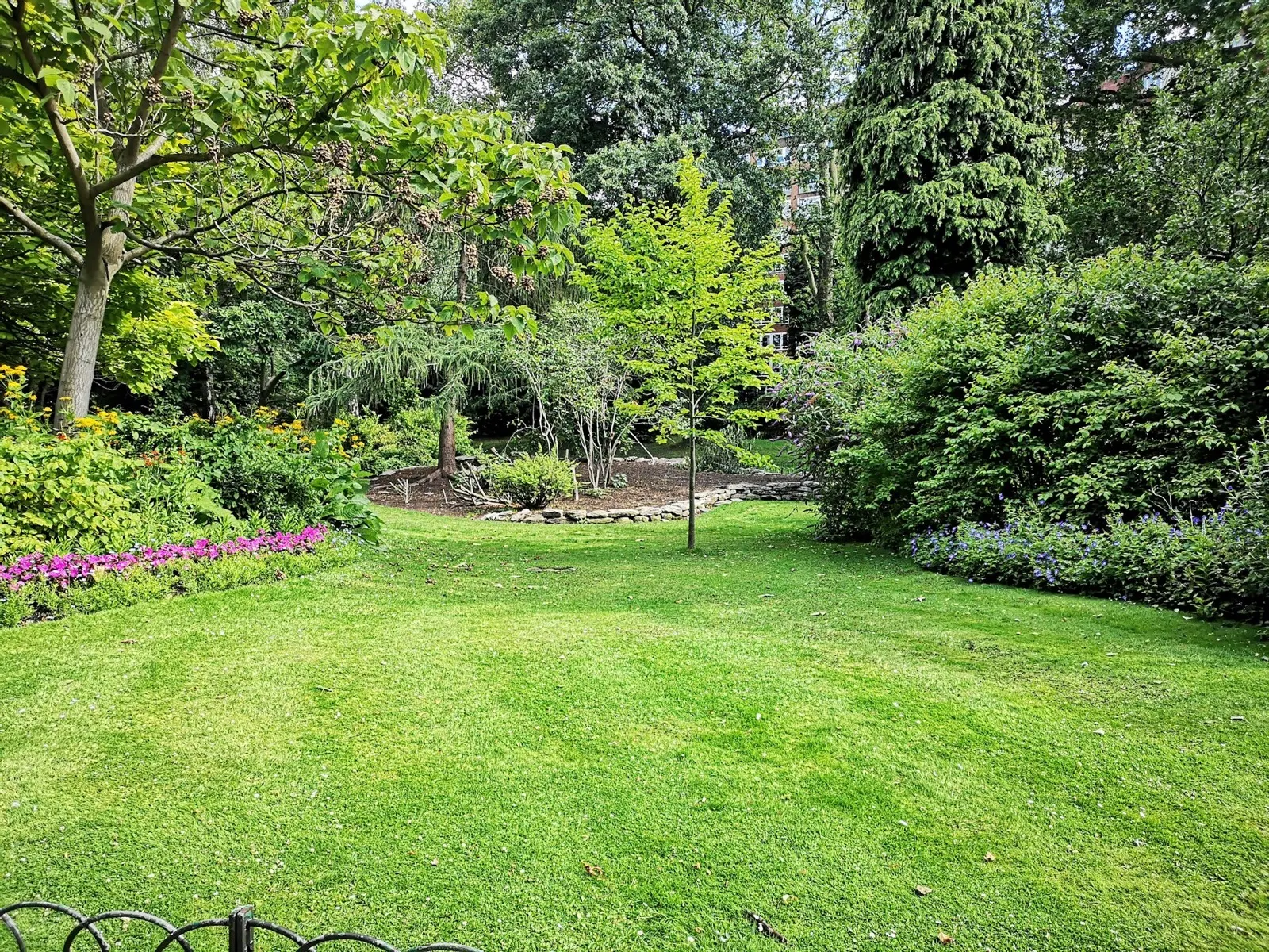 Gepflegter Garten in Kiel — Referenz von A bis Z Service